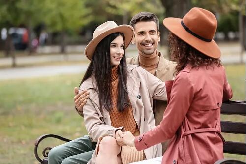 What to Know About Unicorn Dating Online